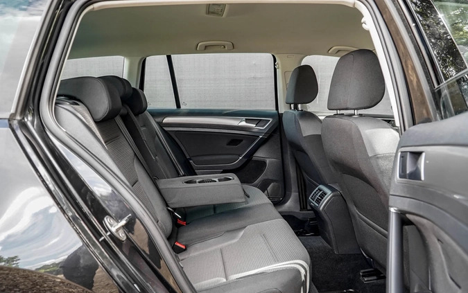 Volkswagen Golf cena 34900 przebieg: 212000, rok produkcji 2016 z Błonie małe 667